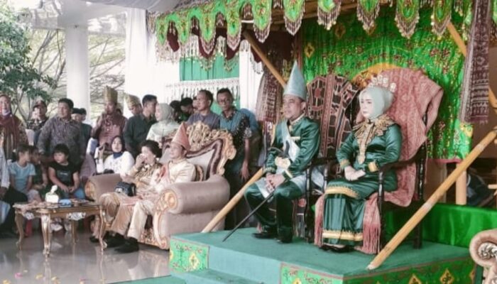 Disambut Secara Adat, Yusra Alhabsyi Resmi Tempati Rumah Dinas Bupati Bolmong