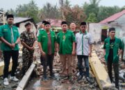 Ketua GP-Ansor Sulut Muliadi Paputungan Salurkan Bantuan Korban Kebakaran Di Bakan