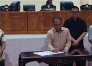 Hadiri Rapat Paripurna DPRD Bolmong, Bupati Yusra Alhabsy Teken Kesepakatan RPJMD 2025