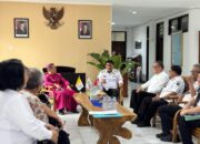 Gubernur Yulius Komaling Silaturahmi ke Keuskupan Manado, Teguhkan Sinergi Pemerintah dan Gereja