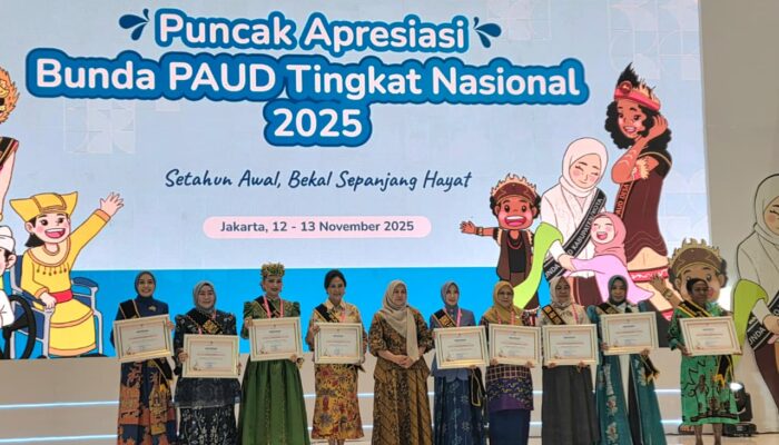 Bunda PAUD Sulut Anik Yulius Selvanus Raih Penghargaan Nasional “Bunda PAUD Peduli PAUD” di Jakarta