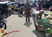 Kerap Timbulkan Kemacetan, Satpol-PP Kotamobagu Tertibkan Pedagang Gunakan Badan Jalan di Pasar 23 Maret