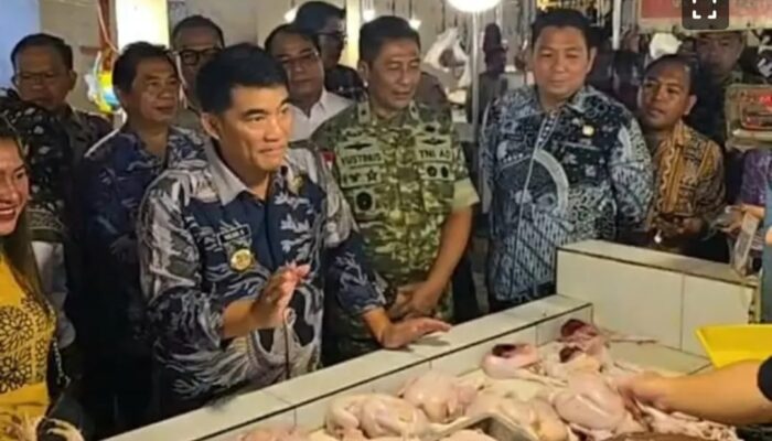 Resmikan Kios TPID Maju, Gubernur YSK Ingatkan Stabilitas Harga Bapok Jelang Nataru