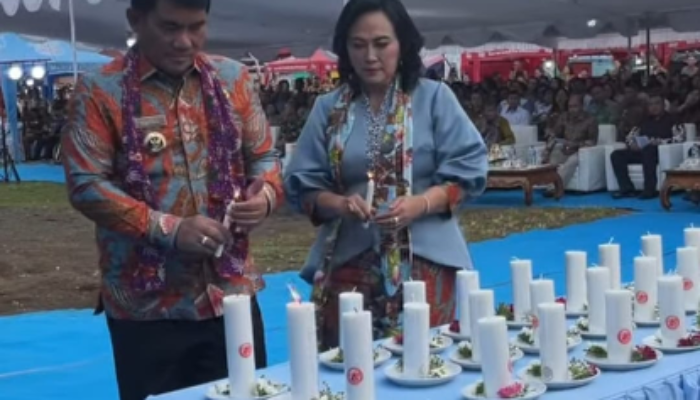 YSK-Victor Bersama Istri Hadiri Ibadah Pra Natal di Kota Bitung
