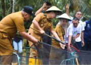 Wawali RVM Hadiri Panen Perdana Budi Daya Ikan di Poyowa Kecil