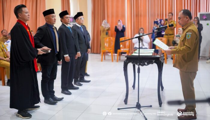 Bupati Yusra Alhabsyi Lantik Direksi Perumda Tirta Bukaka dan Perumda Gadasera