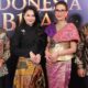 Peduli Layanan Kesehatan dan Pemenuhan Gizi Anak, Gubernur YSK Terima Penghargaan Kompas TV